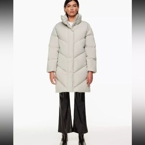 aritzia cloud puff medium size S